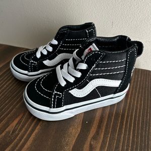 ❌SOLD❌EUC Toddler Black High-Top Vans size 3.5